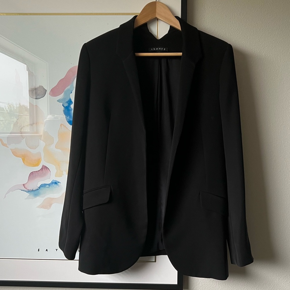 Theory black crepe drapey blazer size 2